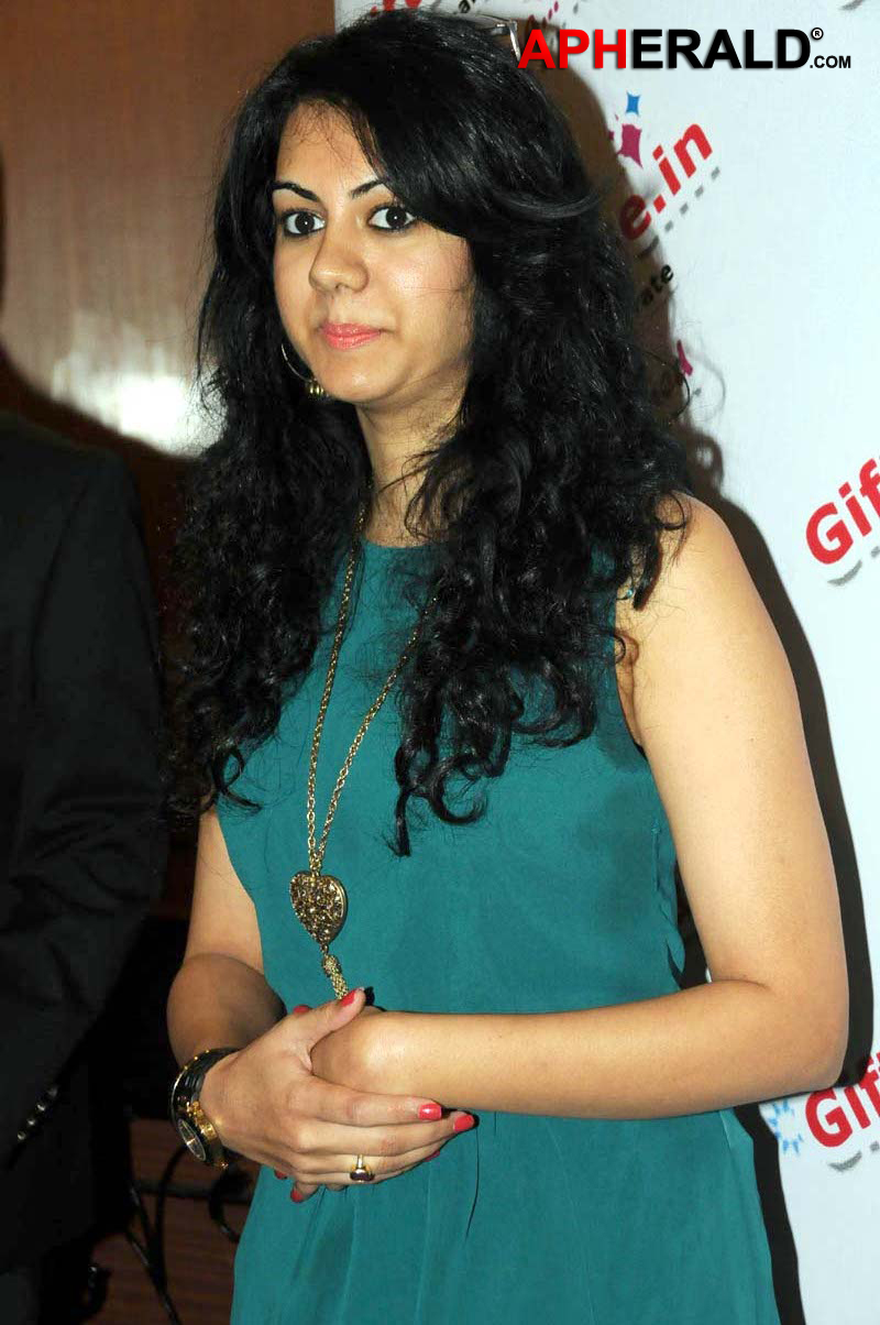 Kamna Jethmalani Launch Gift Surprise