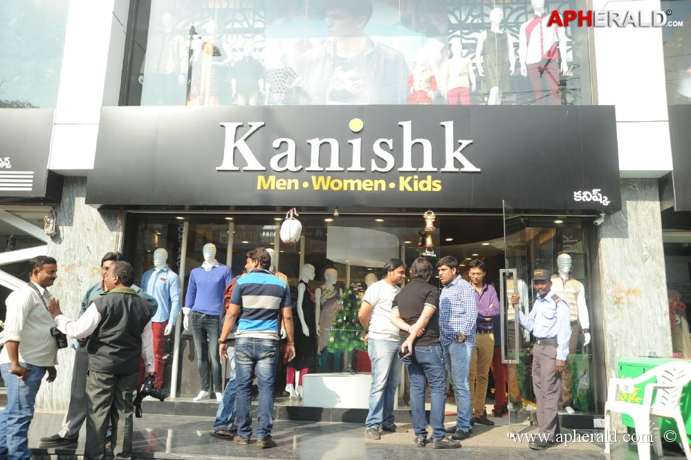 Kaniska Store visit By Jackpot team