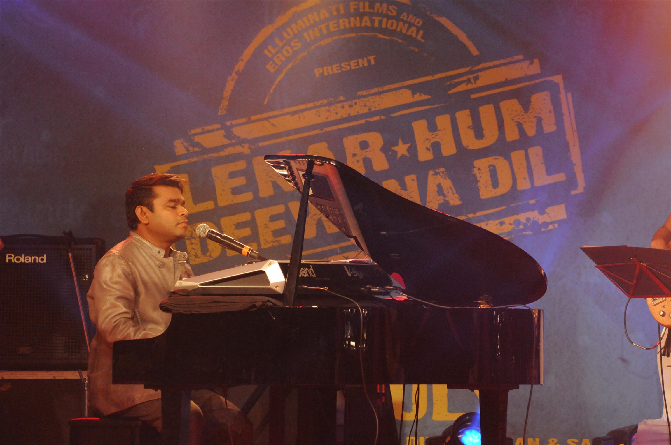 Kapoor Family At AR Rahman Music Concert For Lekar Hum Deewana Dil