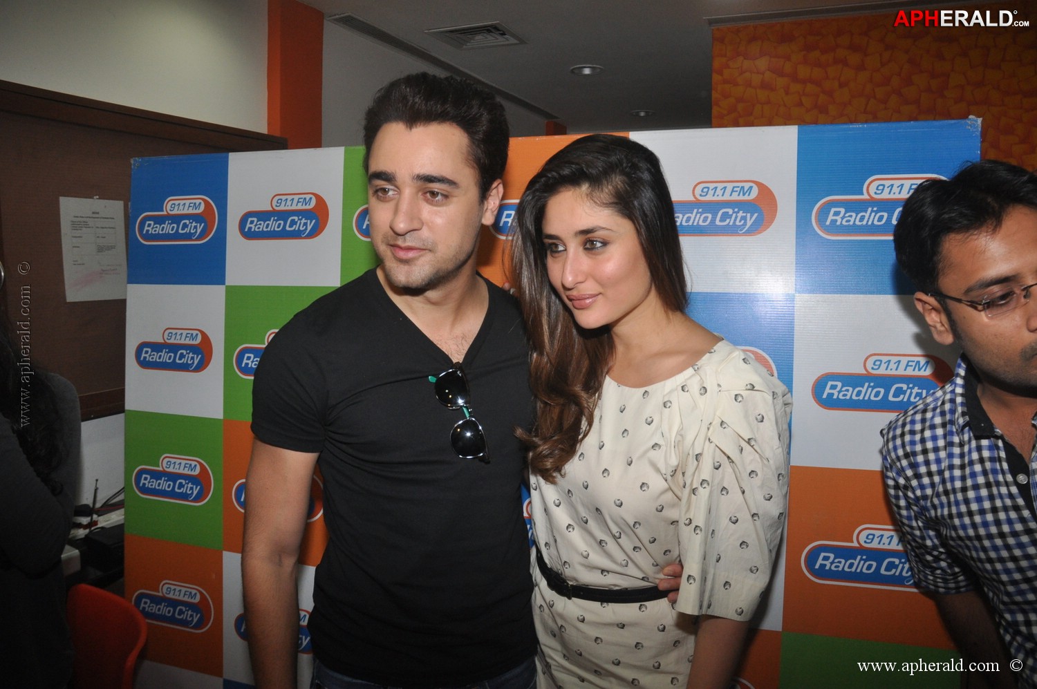 Kareena Kapoor n Imran Khan at Radio City 