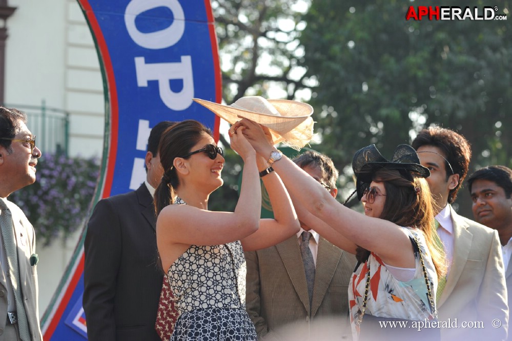 Kareena Kapoor at the MID DAY TROPHY