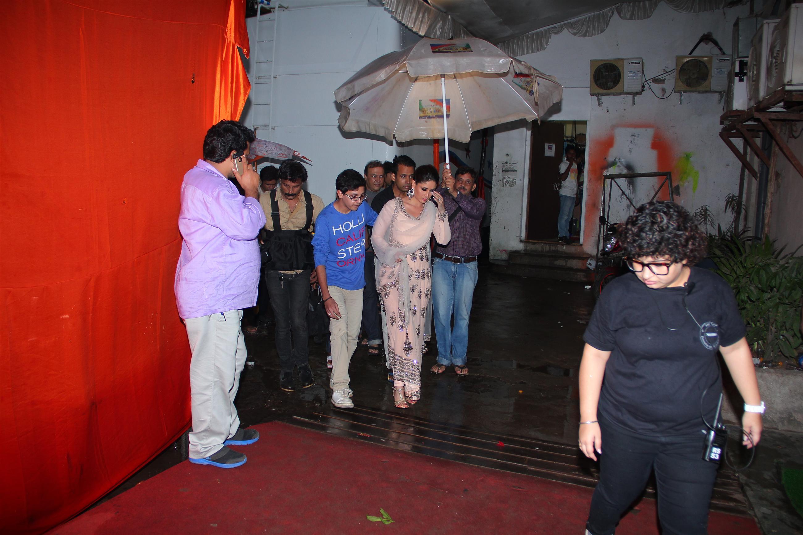 Kareena Kapoor Promotes Singham Returns