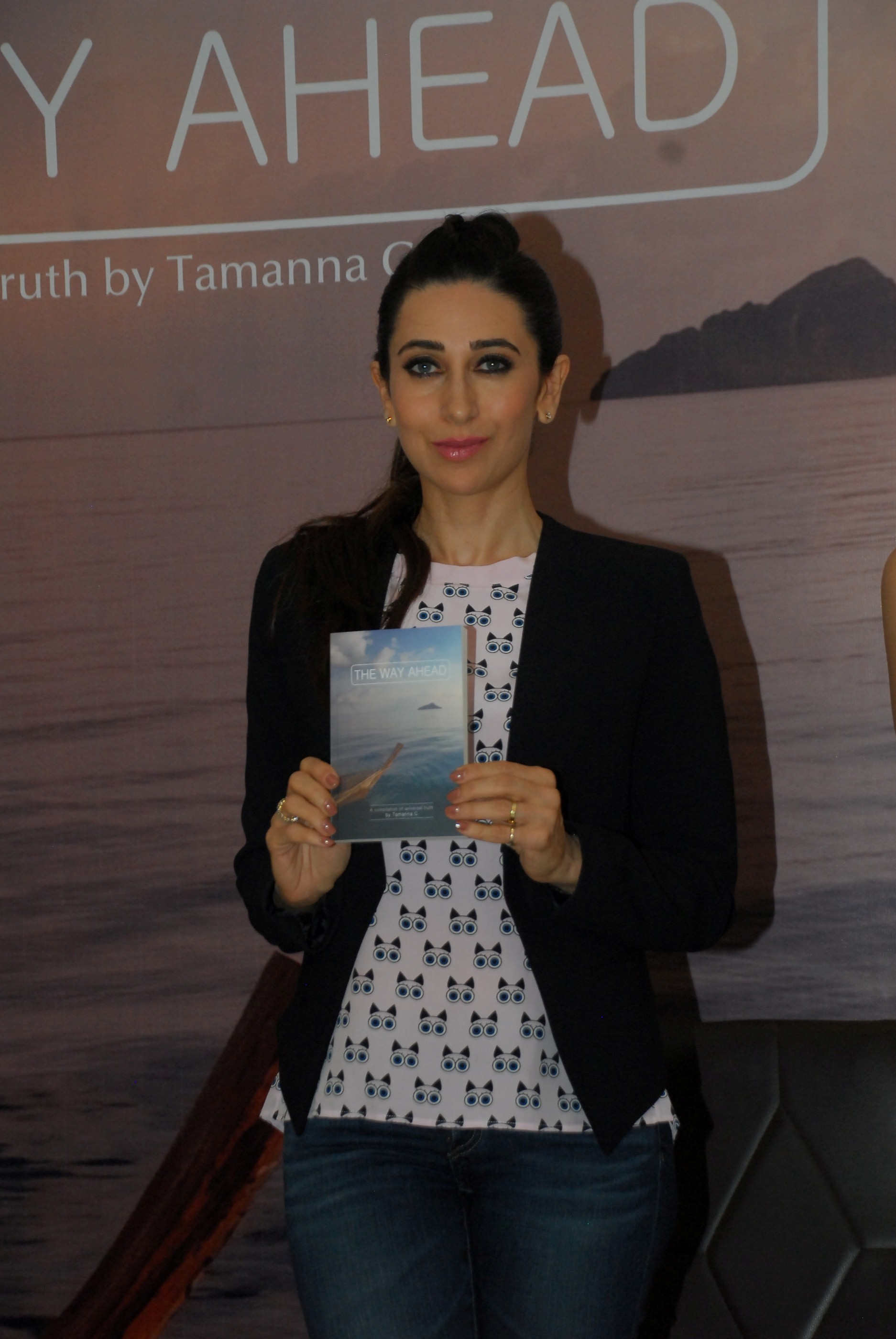 Karishma Kapoor at The Way Ahead Book Launch