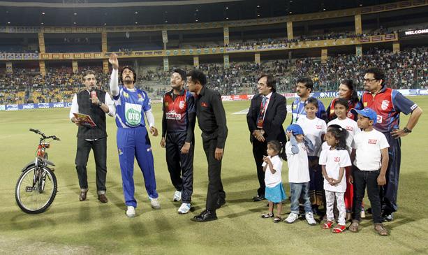 Karnataka Bulldozers Vs Bengal Tigers Match Photos