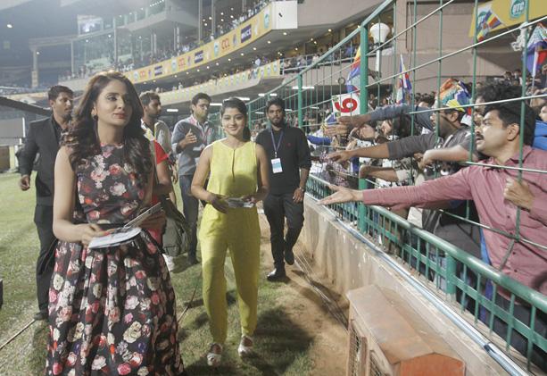 Karnataka Bulldozers Vs Bengal Tigers Match Photos