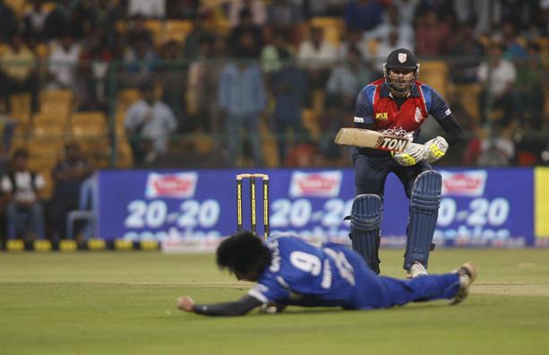 Karnataka Bulldozers Vs Bengal Tigers Match Photos