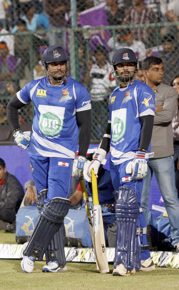 Karnataka Bulldozers Vs Bengal Tigers Match Photos