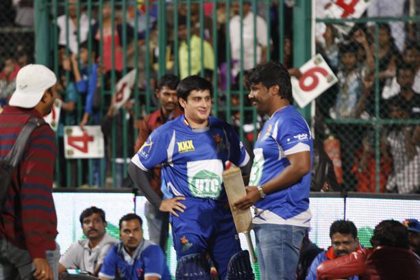 Karnataka Bulldozers Vs Bengal Tigers Match Photos