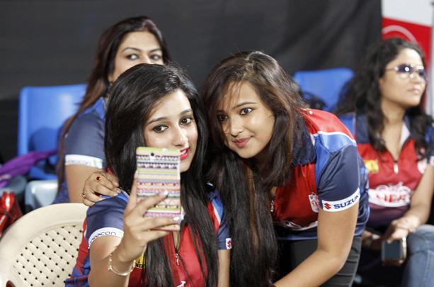 Karnataka Bulldozers Vs Bengal Tigers Match Photos