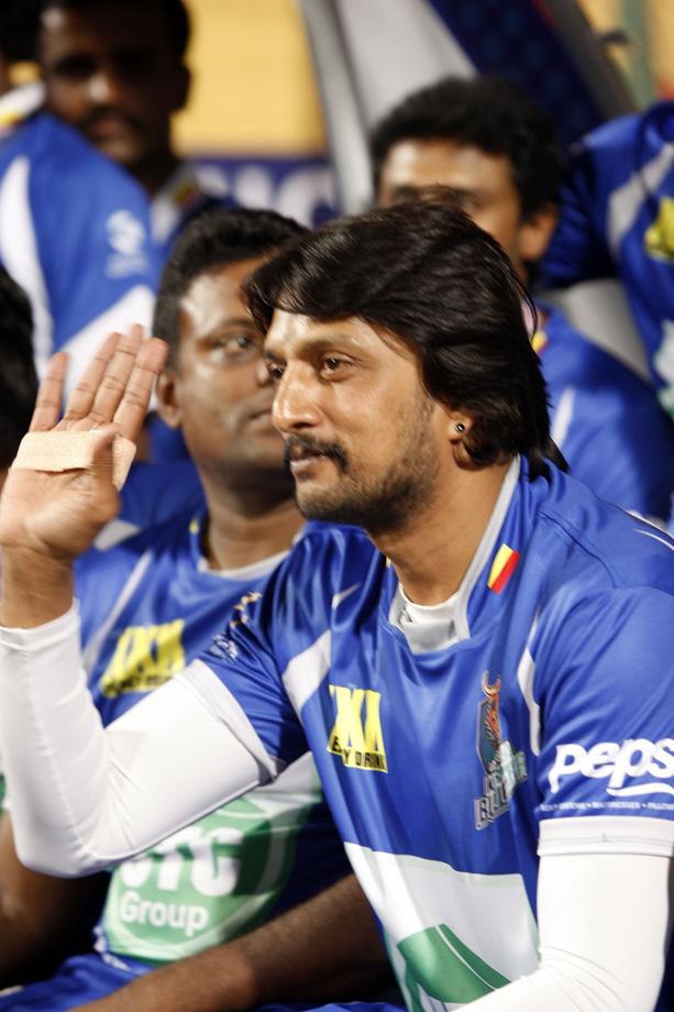 Karnataka Bulldozers Vs Bengal Tigers Match Photos