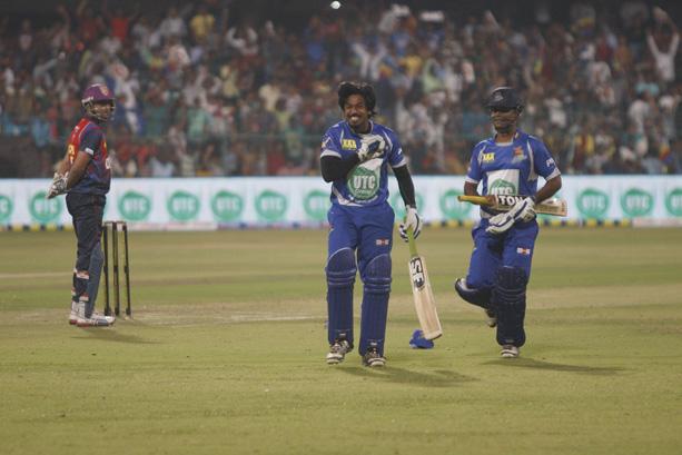 Karnataka Bulldozers Vs Bengal Tigers Match Photos