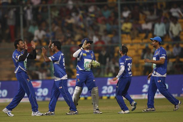 Karnataka Bulldozers Vs Bengal Tigers Match Photos