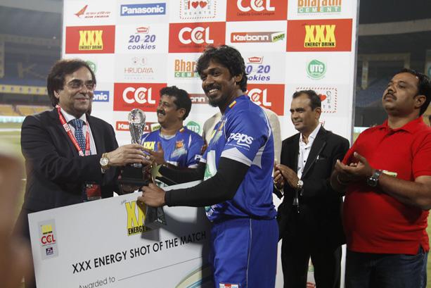 Karnataka Bulldozers Vs Bengal Tigers Match Photos