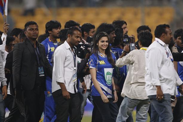 Karnataka Bulldozers Vs Bengal Tigers Match Photos