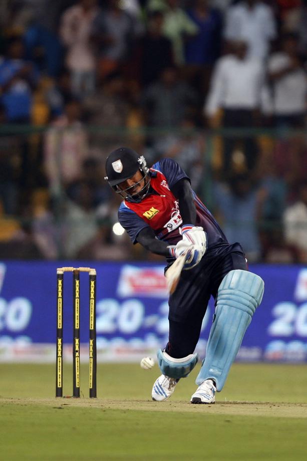 Karnataka Bulldozers Vs Bengal Tigers Match Photos