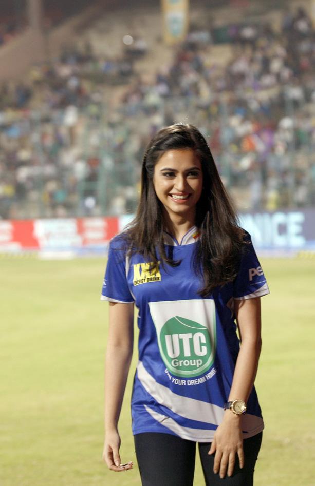 Karnataka Bulldozers Vs Bengal Tigers Match Photos