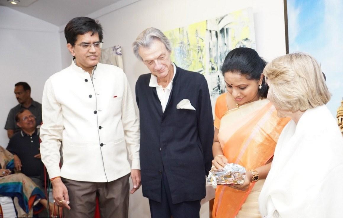 Kavitha Launches Kalakruti Art Gallery Book