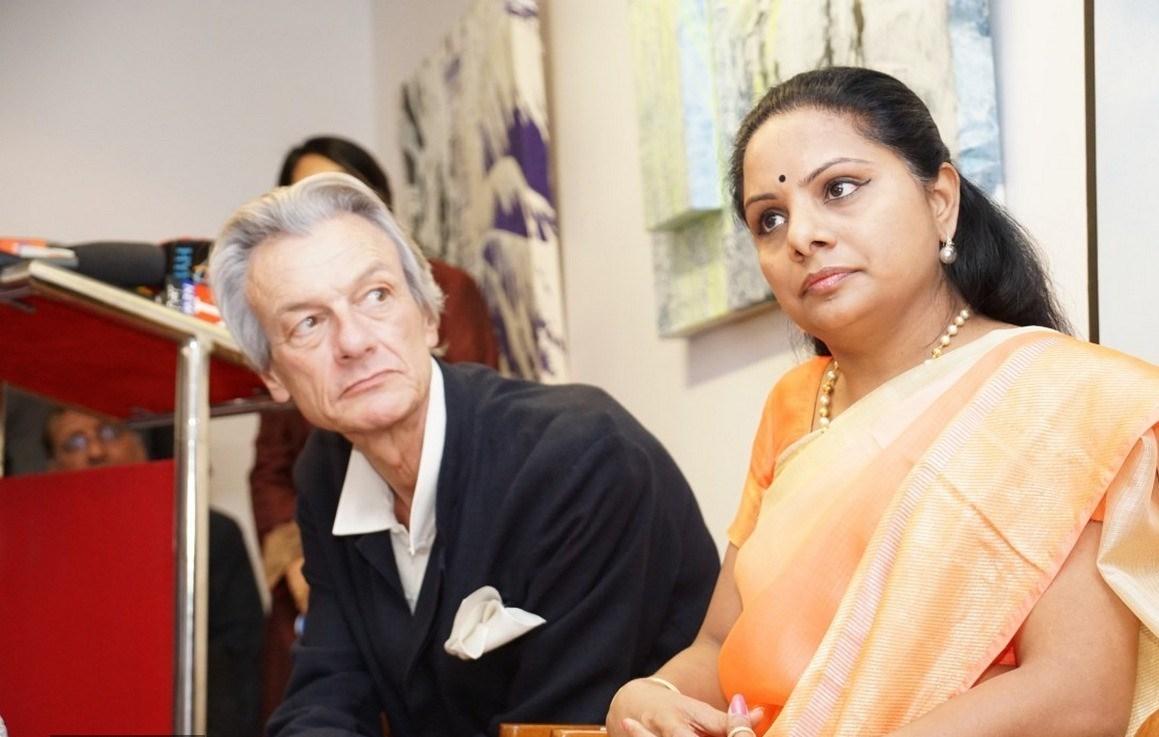 Kavitha Launches Kalakruti Art Gallery Book