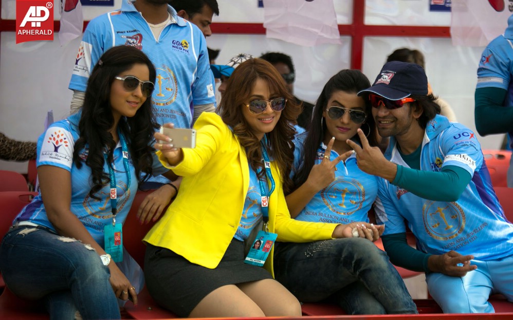 Kerala Strikers Vs Bhojpuri Dabanggs Match Pics