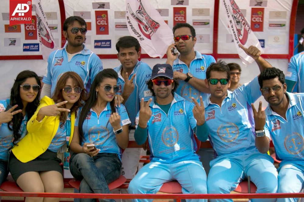 Kerala Strikers Vs Bhojpuri Dabanggs Match Pics