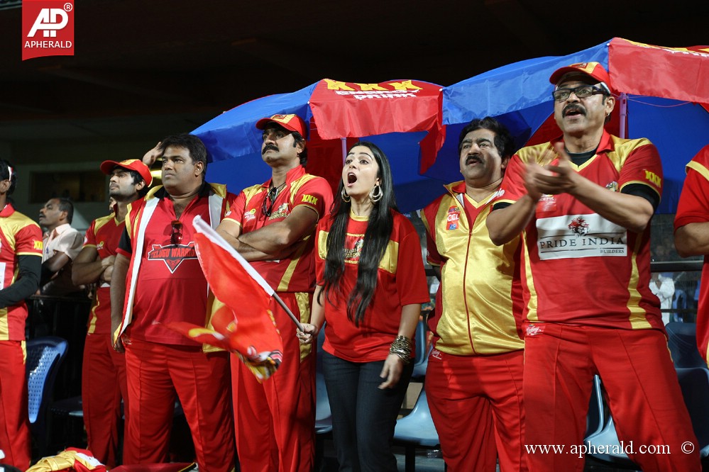 Kerala Strikers Vs Telugu Warriors Match Photos