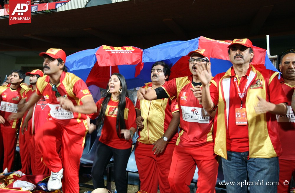 Kerala Strikers Vs Telugu Warriors Match Photos