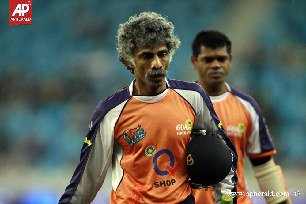 CCL 4 Kerala Strikers Vs Veer Marathi Match Pics