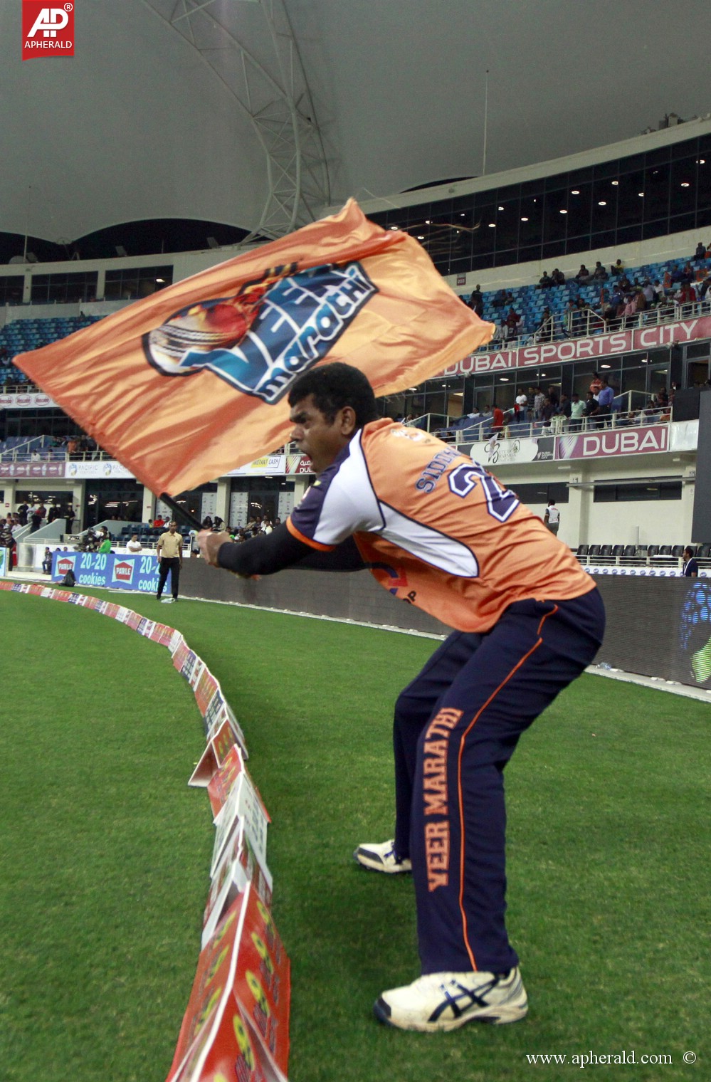 CCL 4 Kerala Strikers Vs Veer Marathi Match Pics