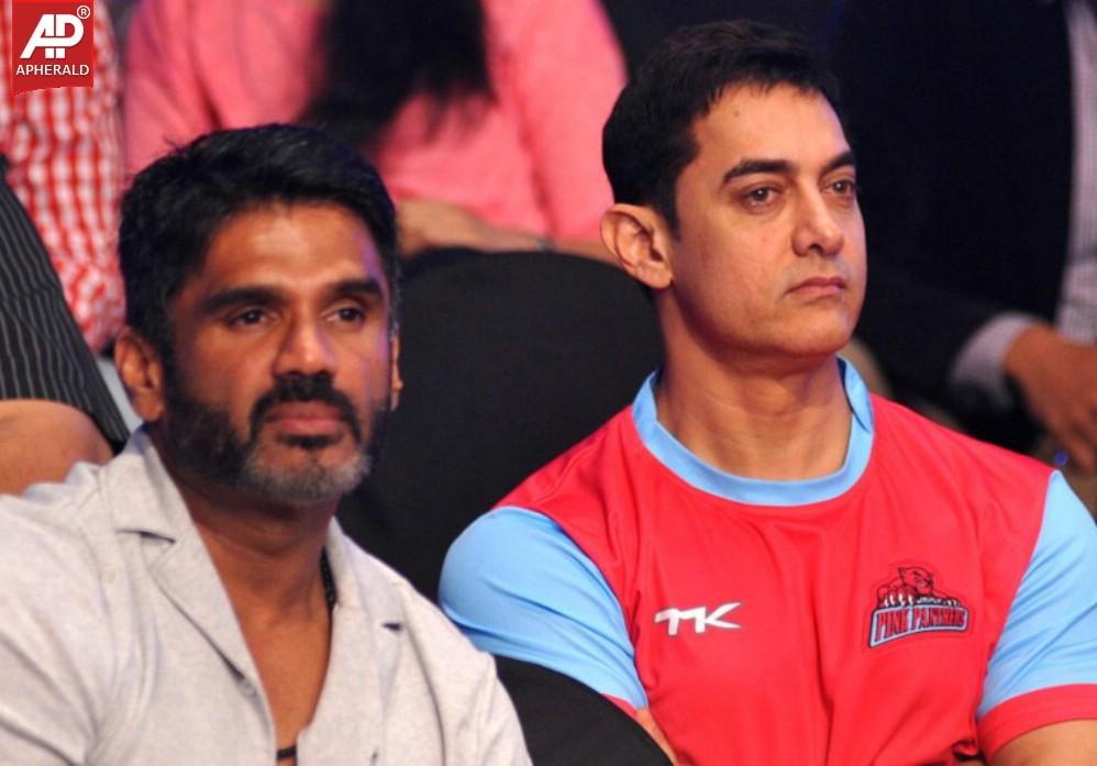 Khans n Bachchans Watch Kabaddi Match