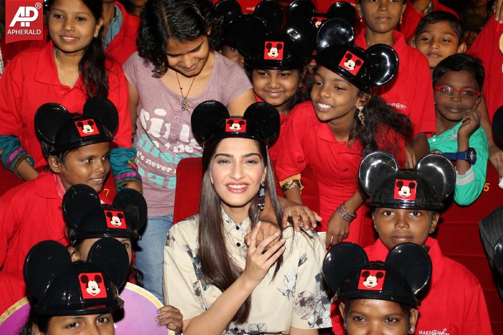 Khoobsurat Movie Special Screening