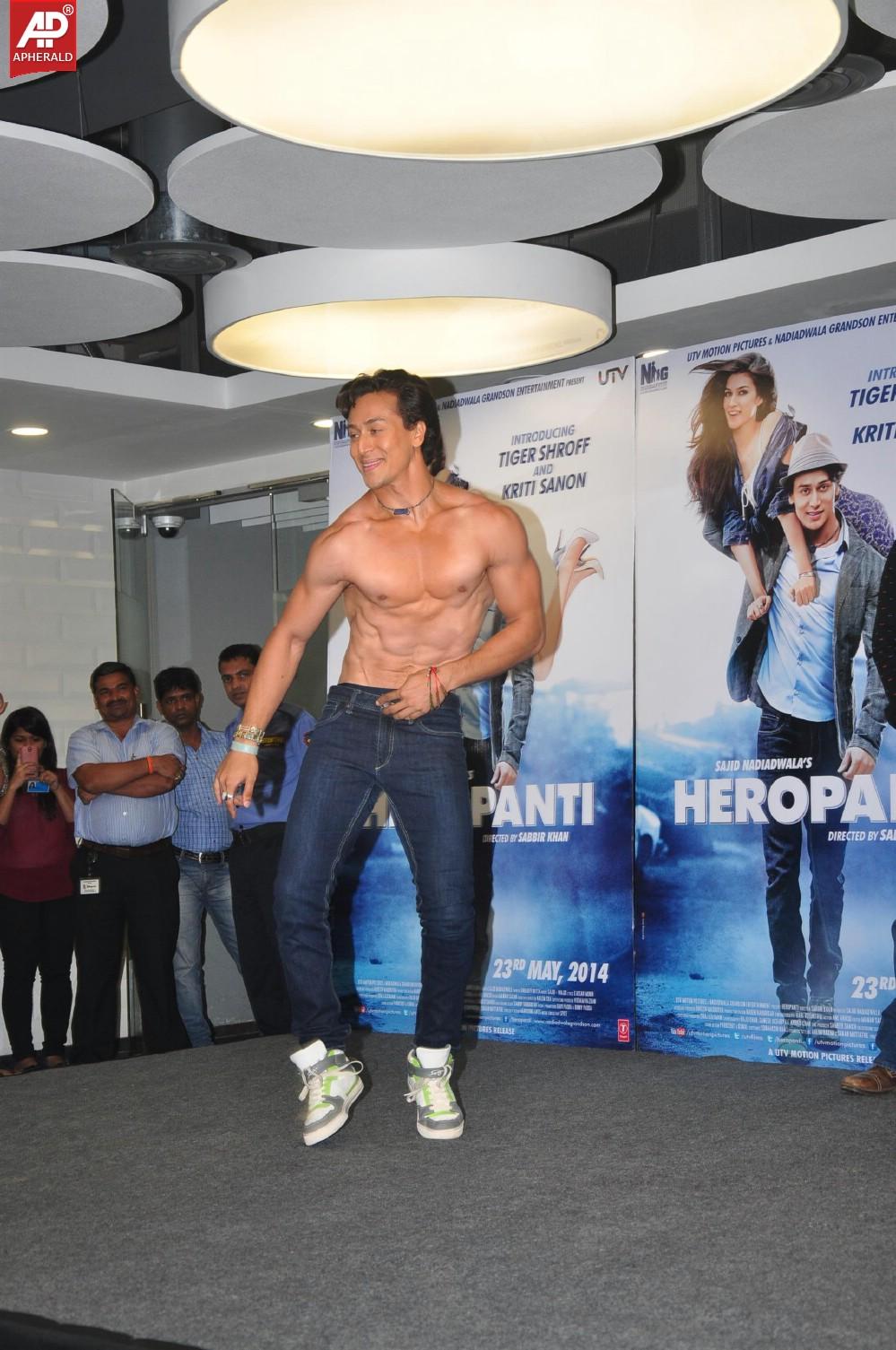 Kriti Sanon Celebrate World Dance Day