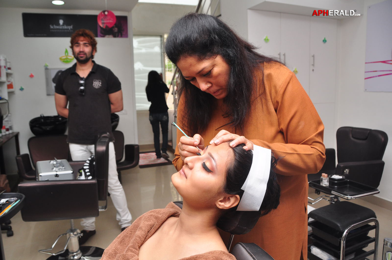 Lakme Beauty Make up to Hyderabadi brides