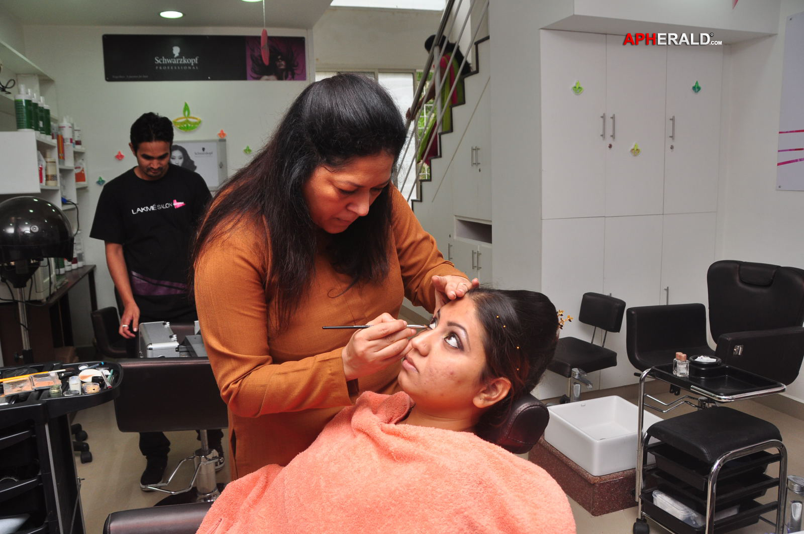 Lakme Beauty Make up to Hyderabadi brides