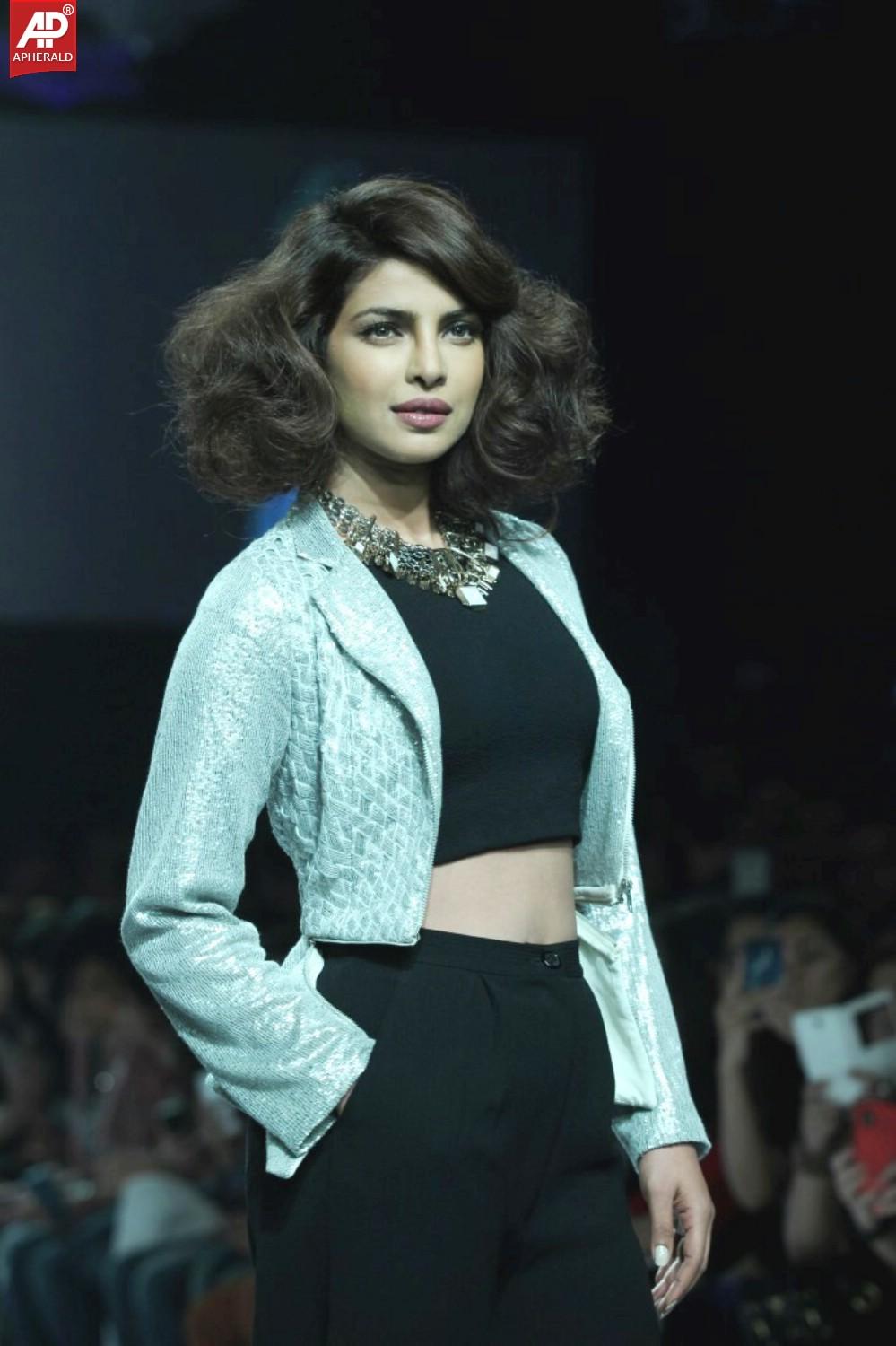 Priyanka Chopra Ramp Walks at Lakme Winter Festive 2014