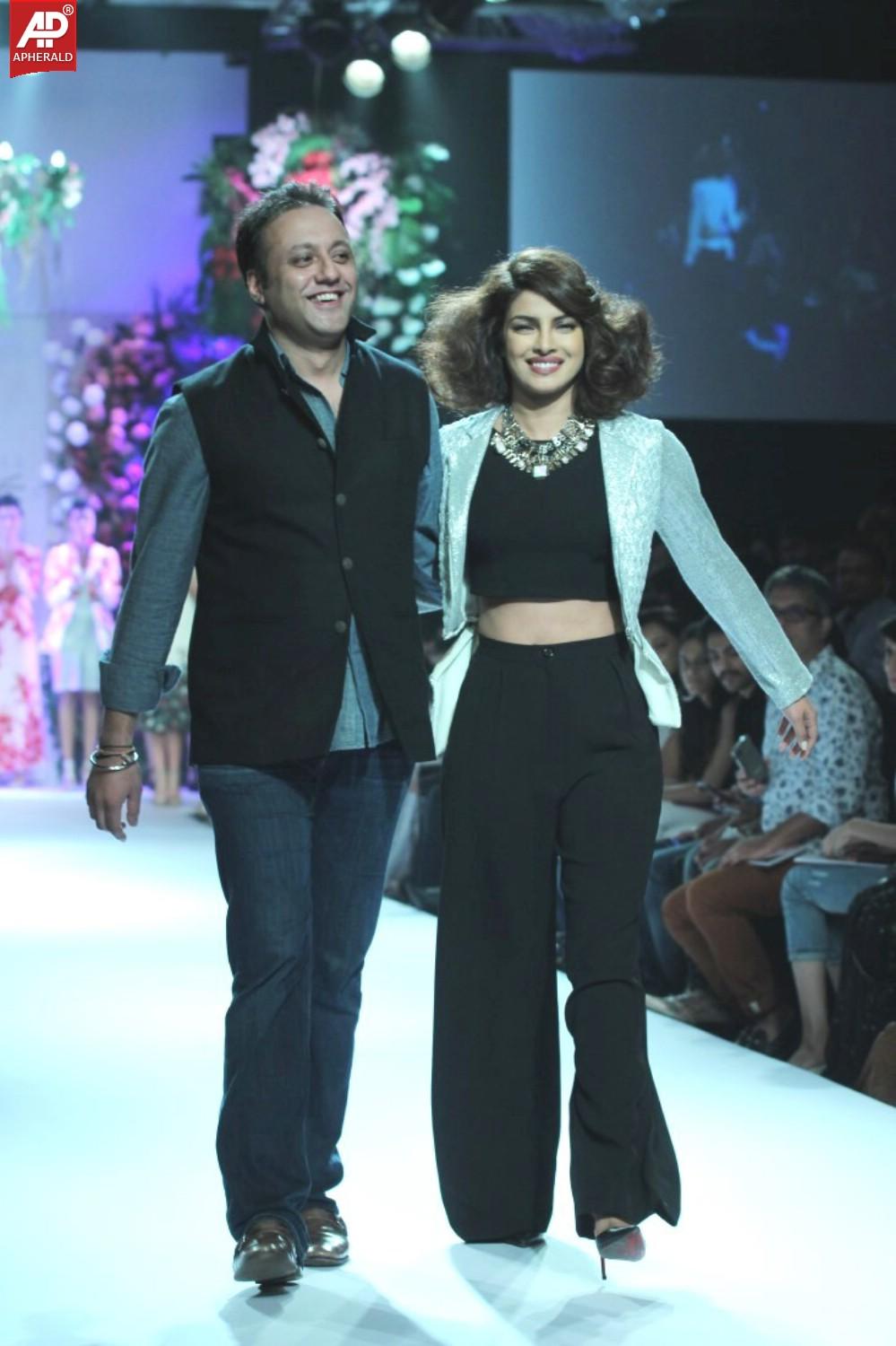 Priyanka Chopra Ramp Walks at Lakme Winter Festive 2014