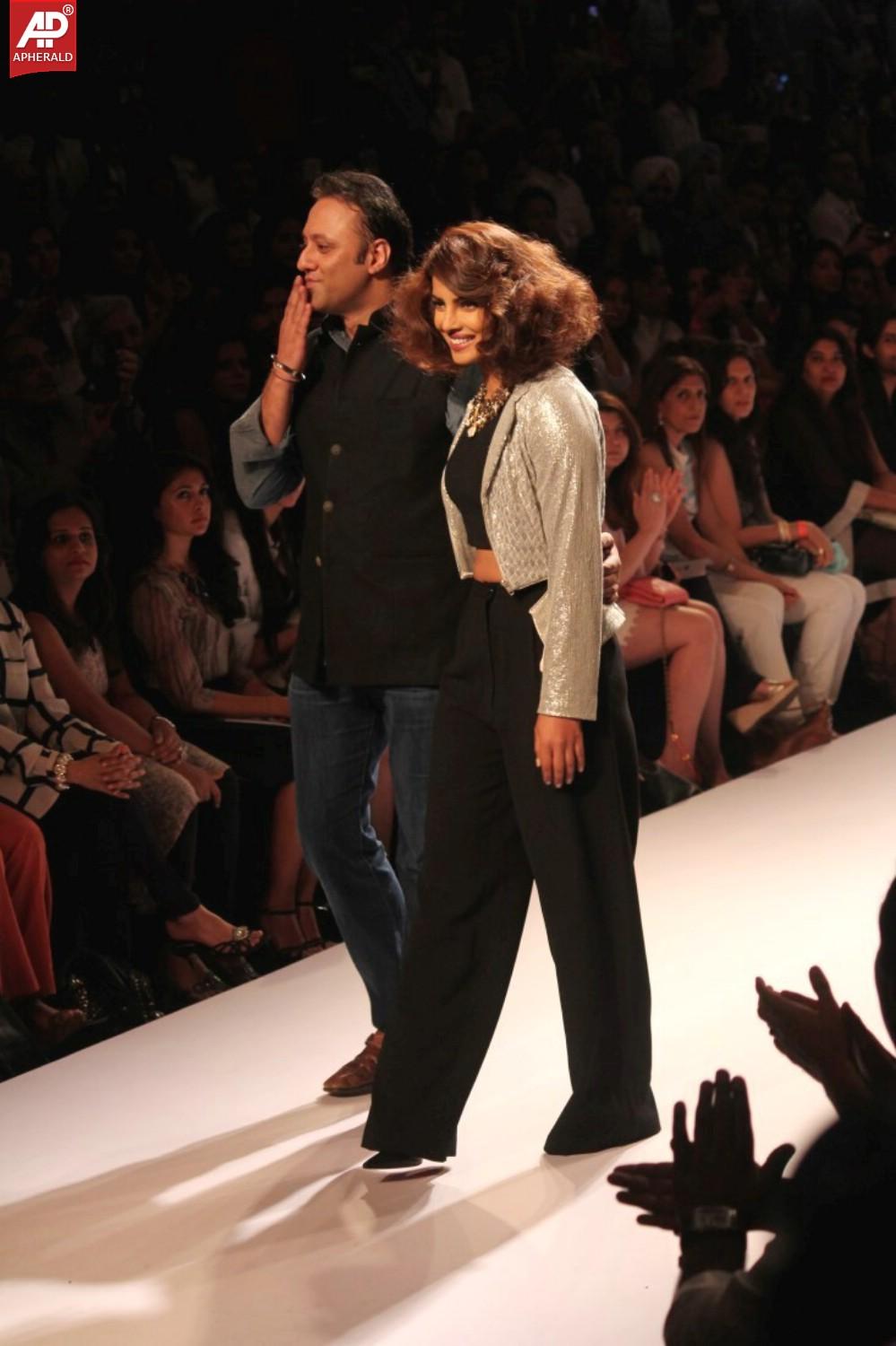 Priyanka Chopra Ramp Walks at Lakme Winter Festive 2014