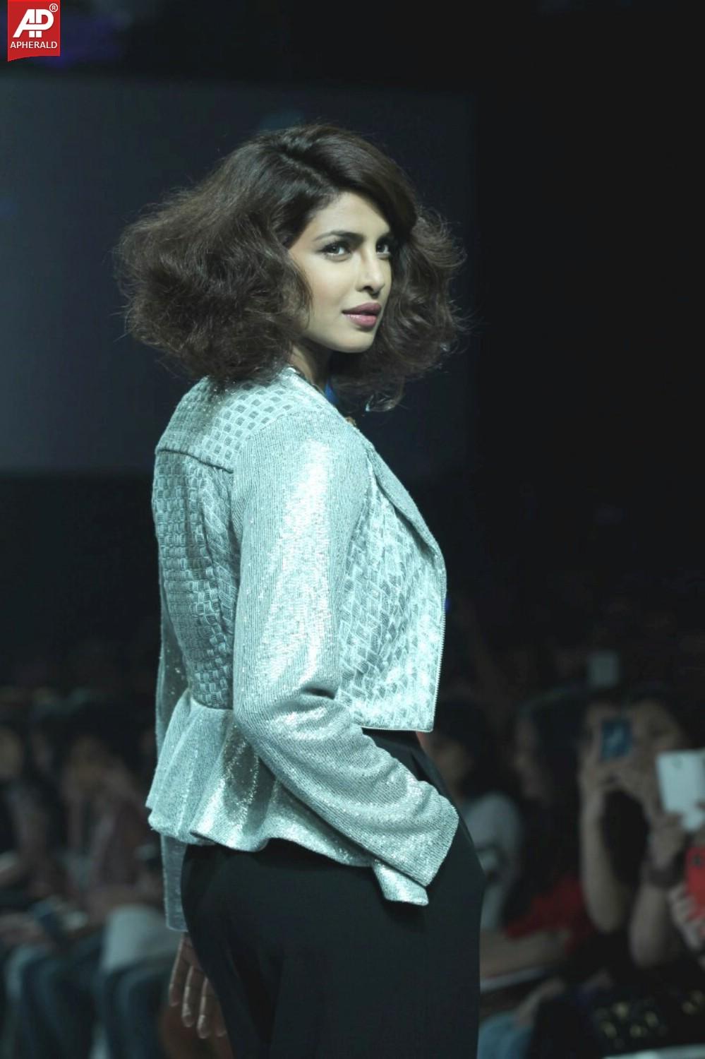 Priyanka Chopra Ramp Walks at Lakme Winter Festive 2014