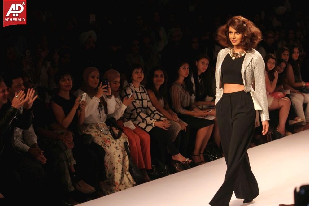 Priyanka Chopra Ramp Walks at Lakme Winter Festive 2014