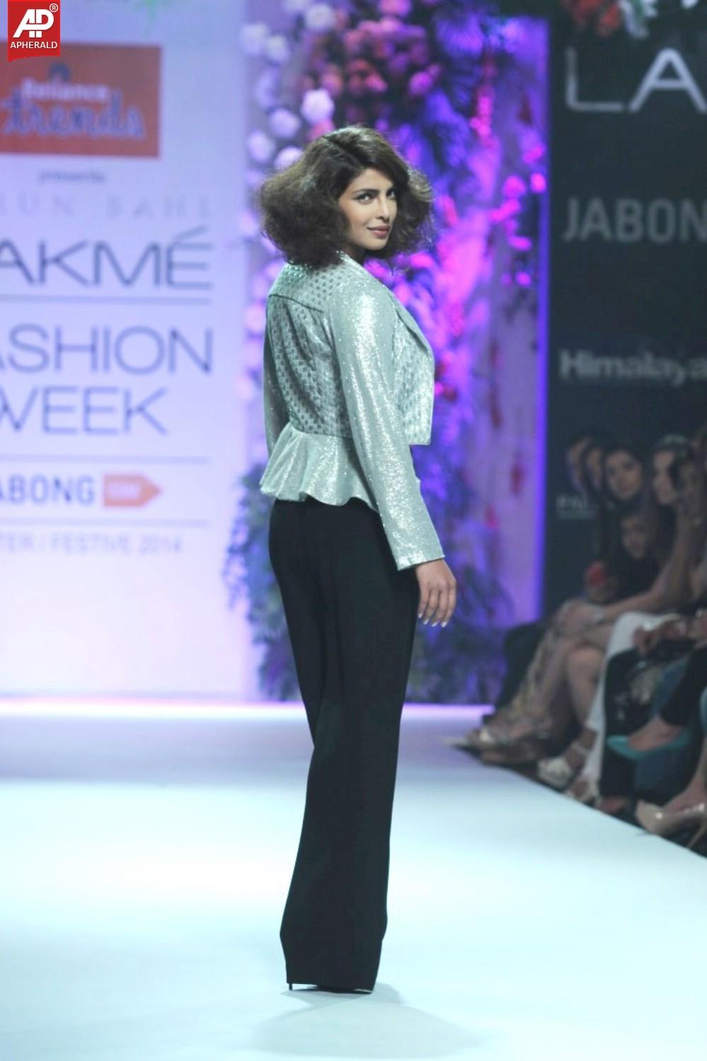 Priyanka Chopra Ramp Walks at Lakme Winter Festive 2014
