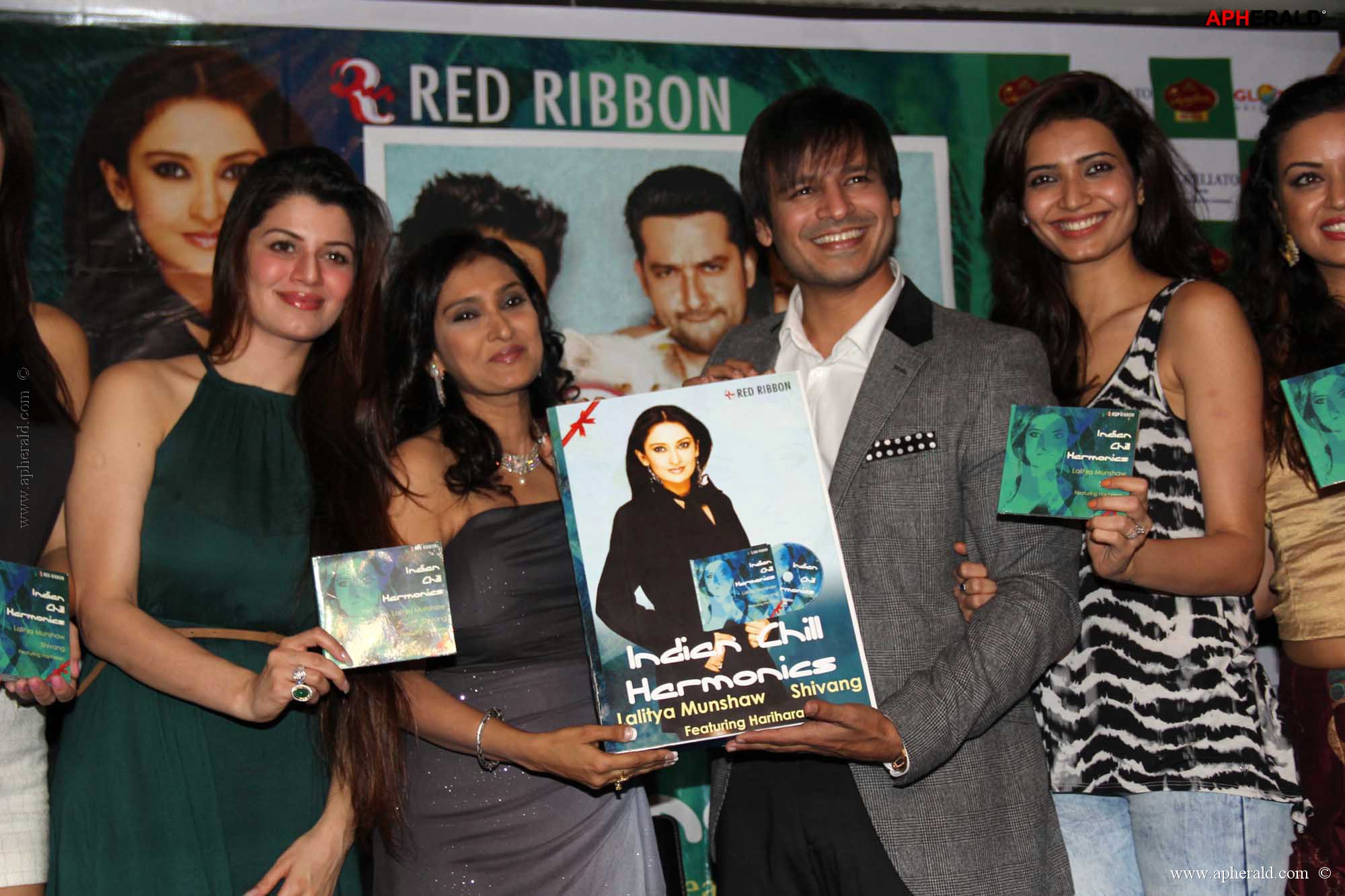  Lalitya Munshaw releases Lounge album