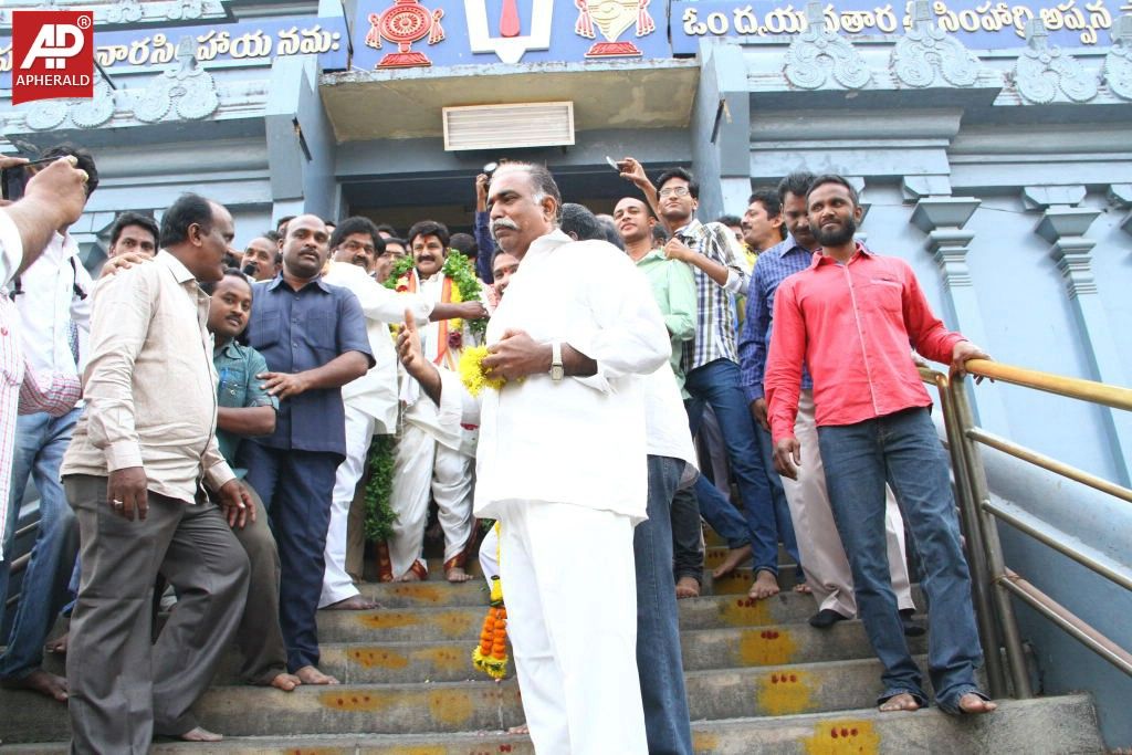 Legend Movie Success Tour Photos