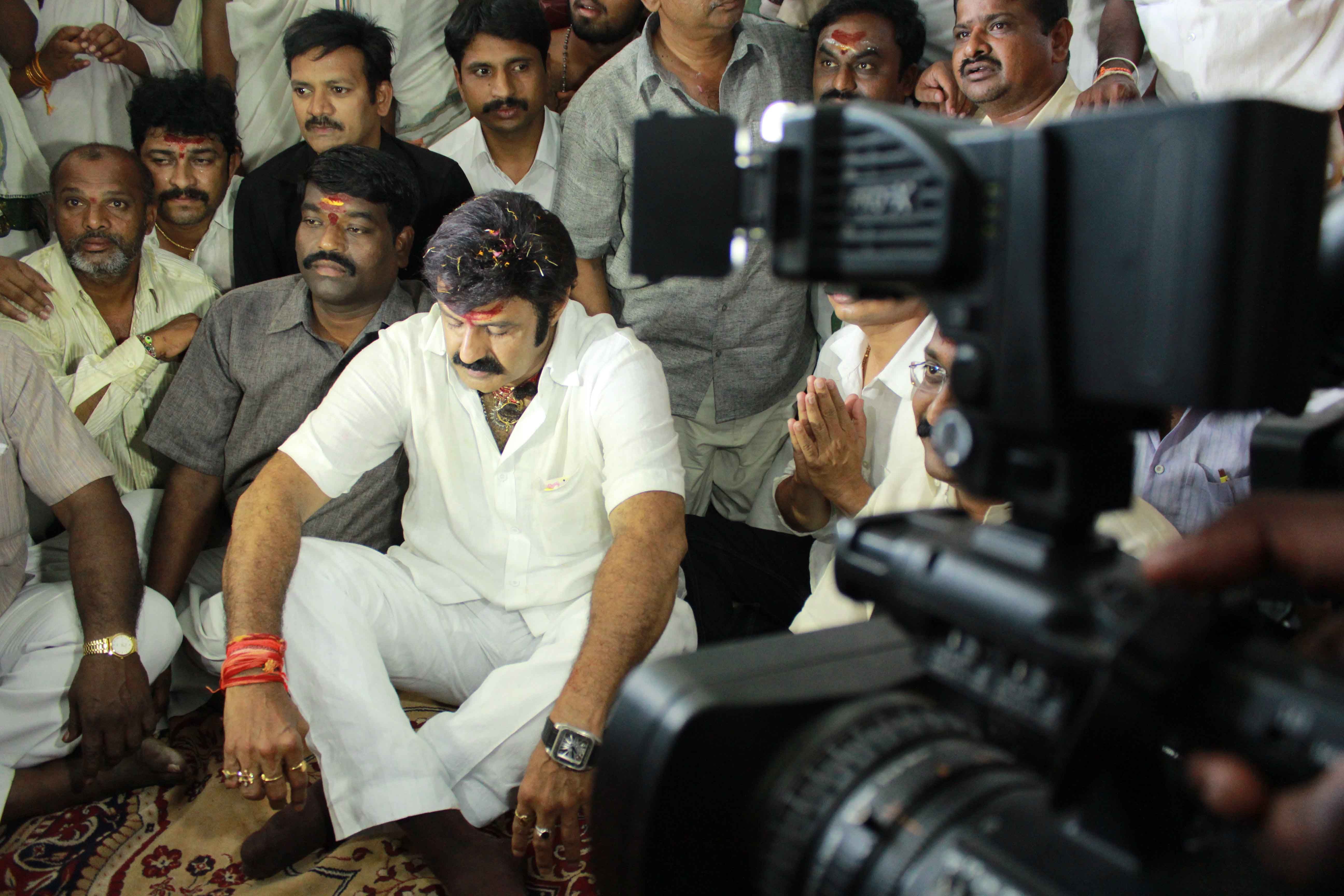 Legend Movie Success Tour Pictures