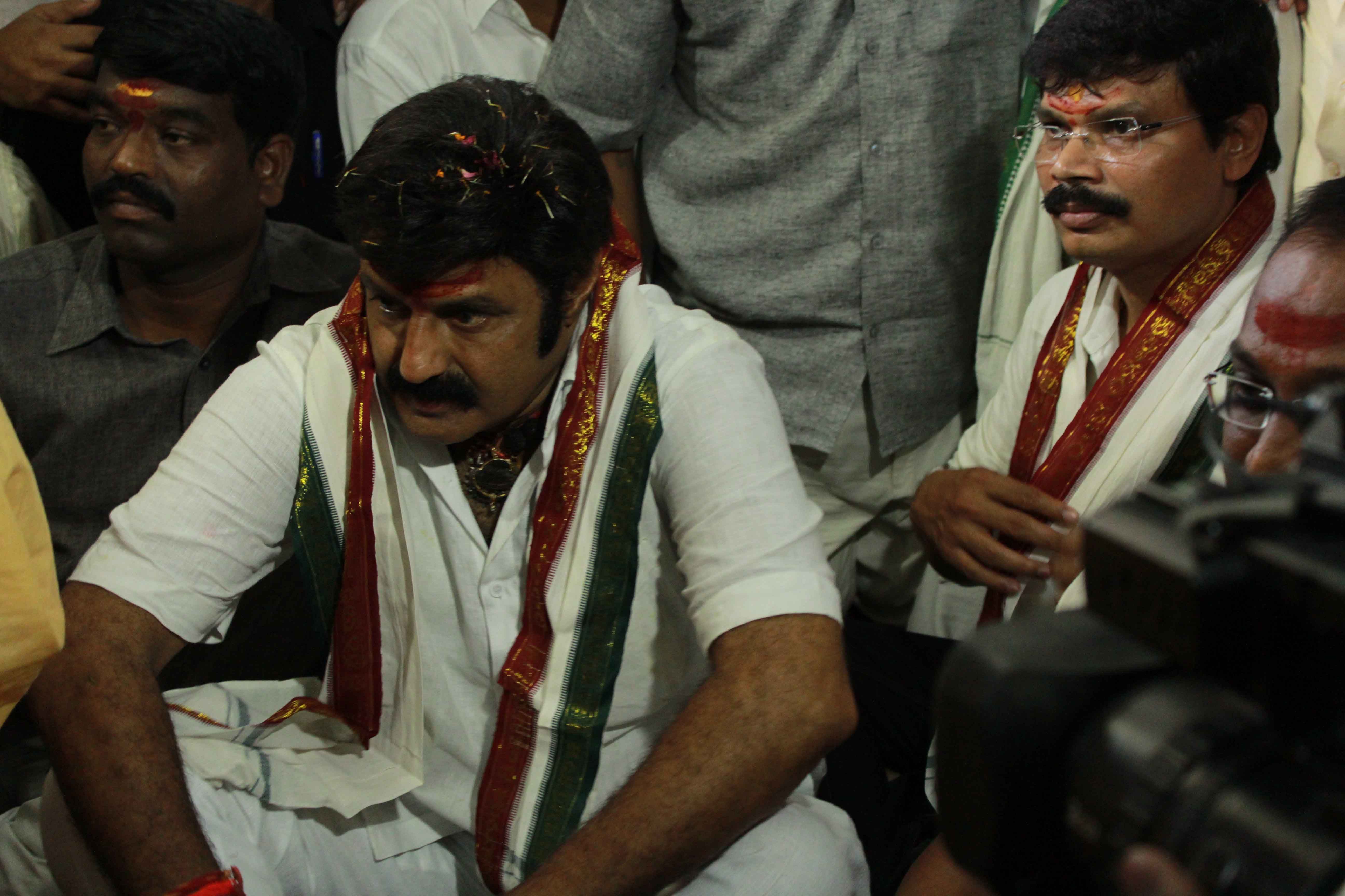 Legend Movie Success Tour Pictures