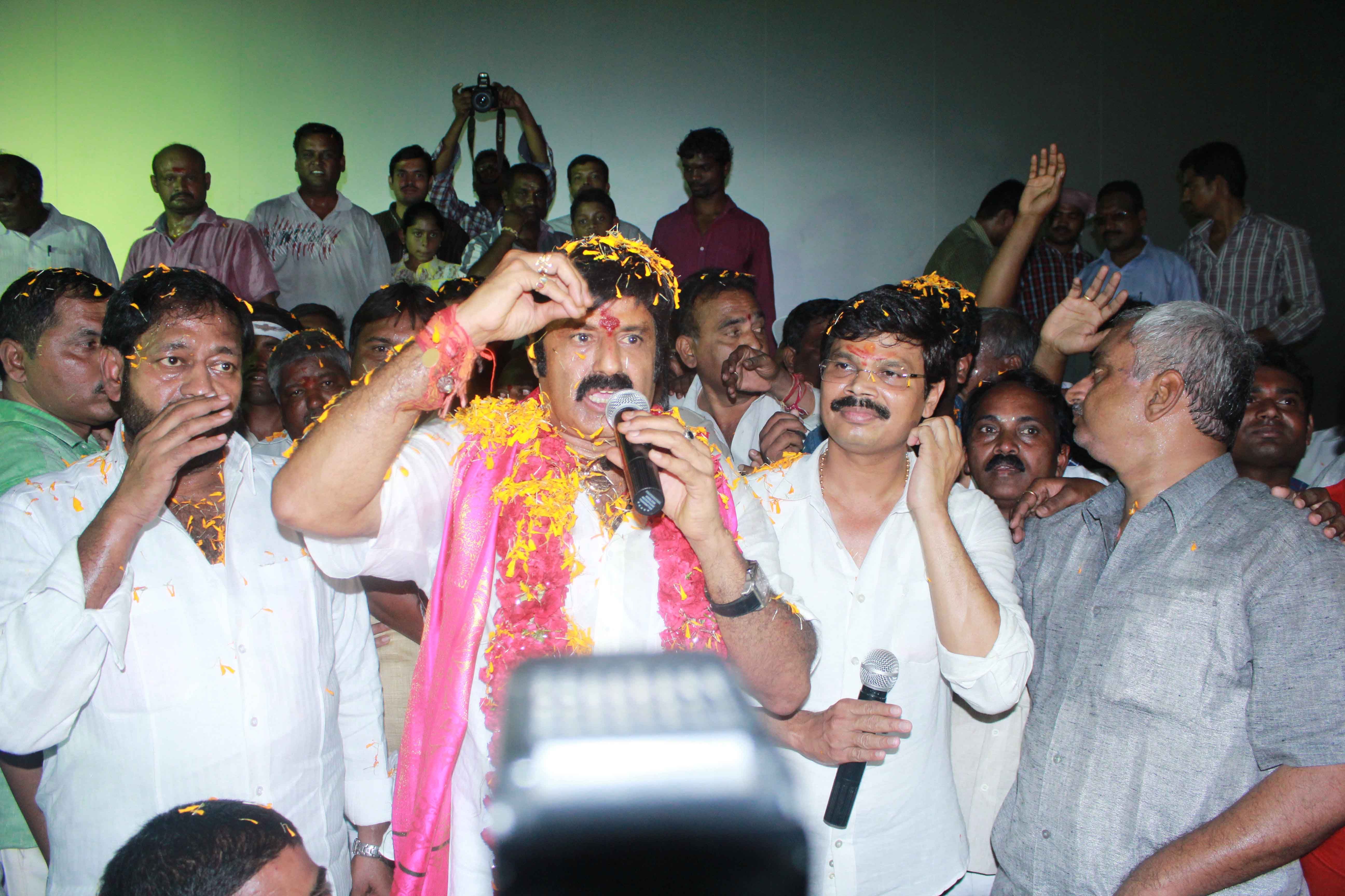 Legend Movie Success Tour Pictures