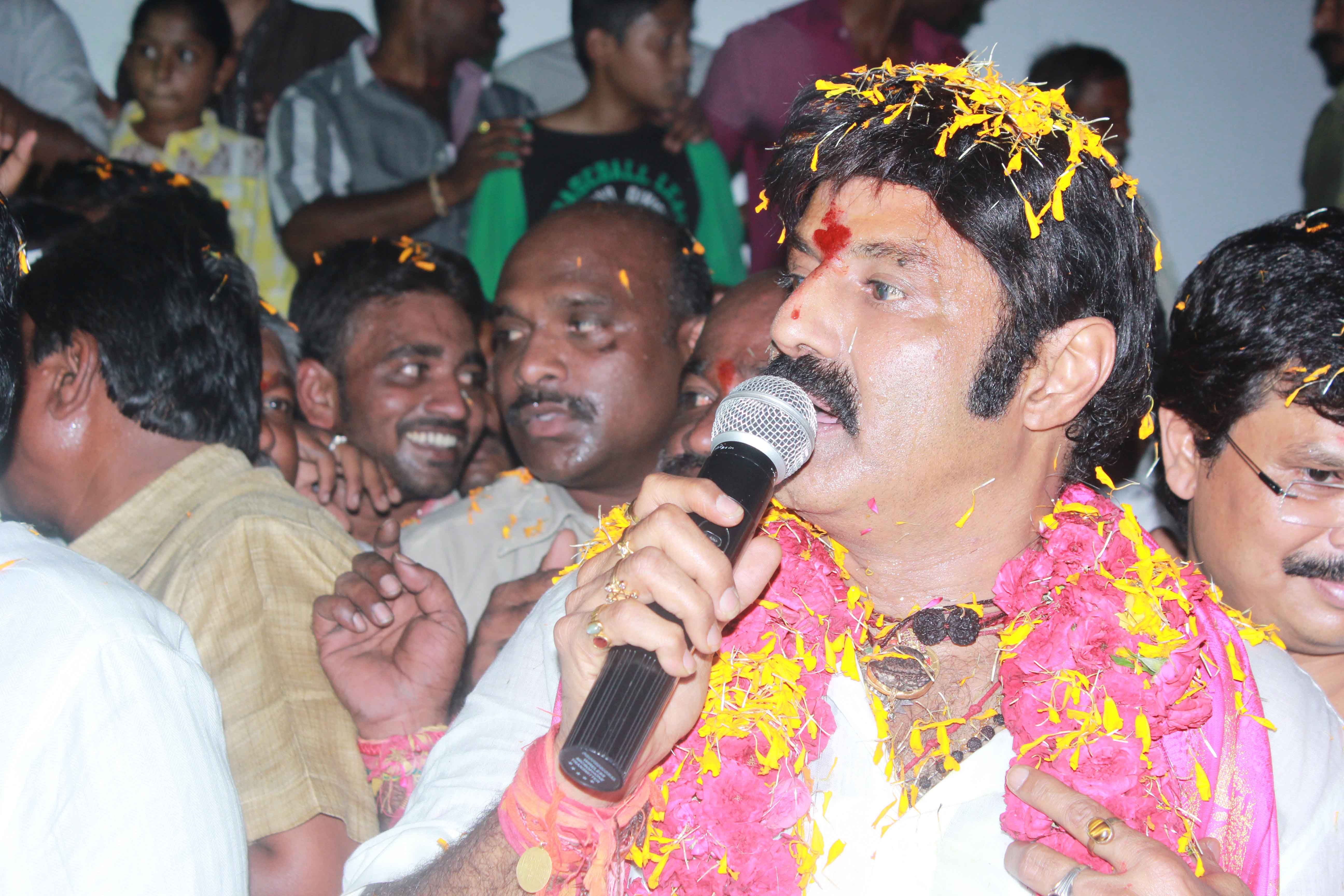 Legend Movie Success Tour Pictures