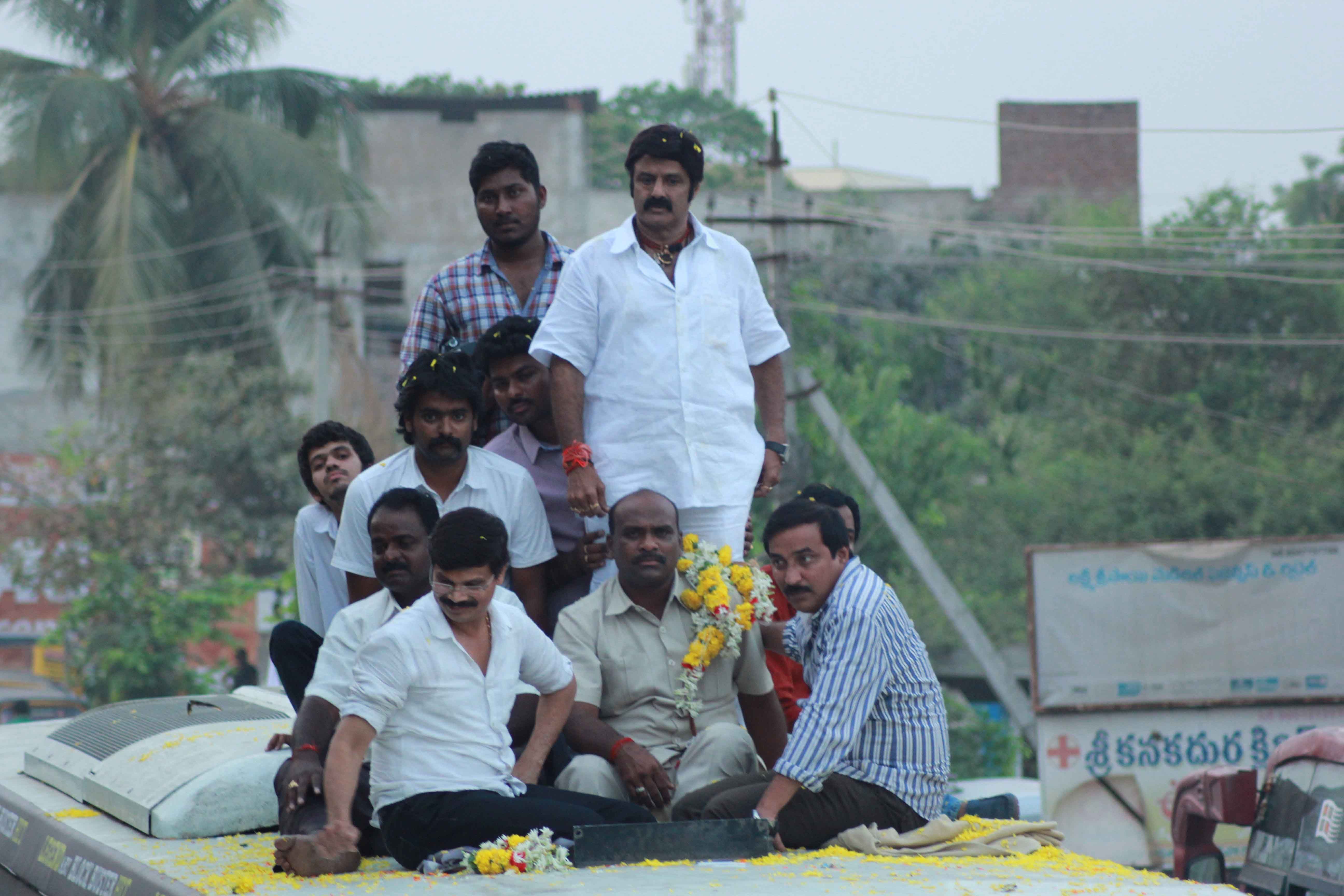 Legend Movie Success Tour Pictures