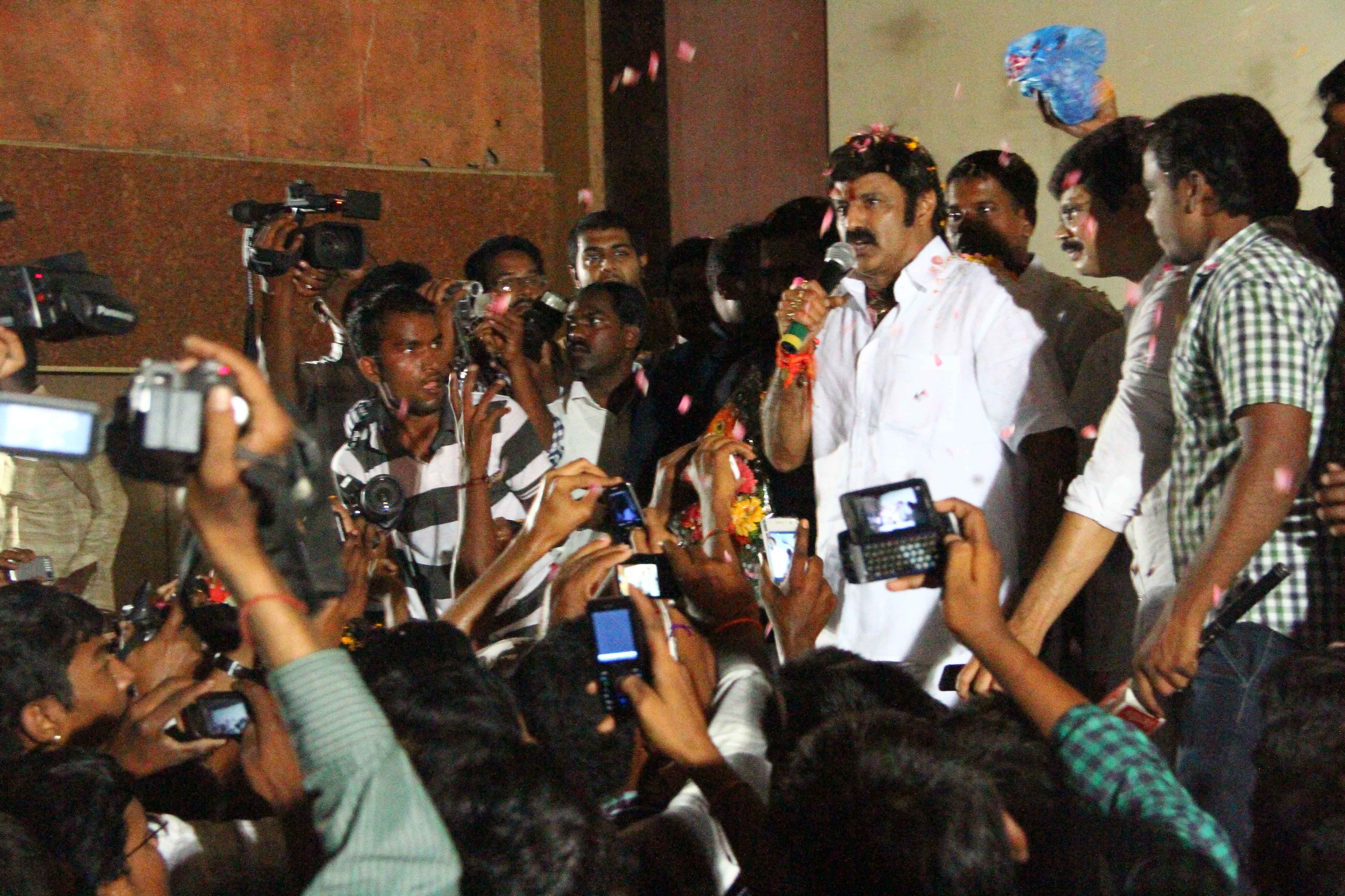 Legend Movie Success Tour Pictures