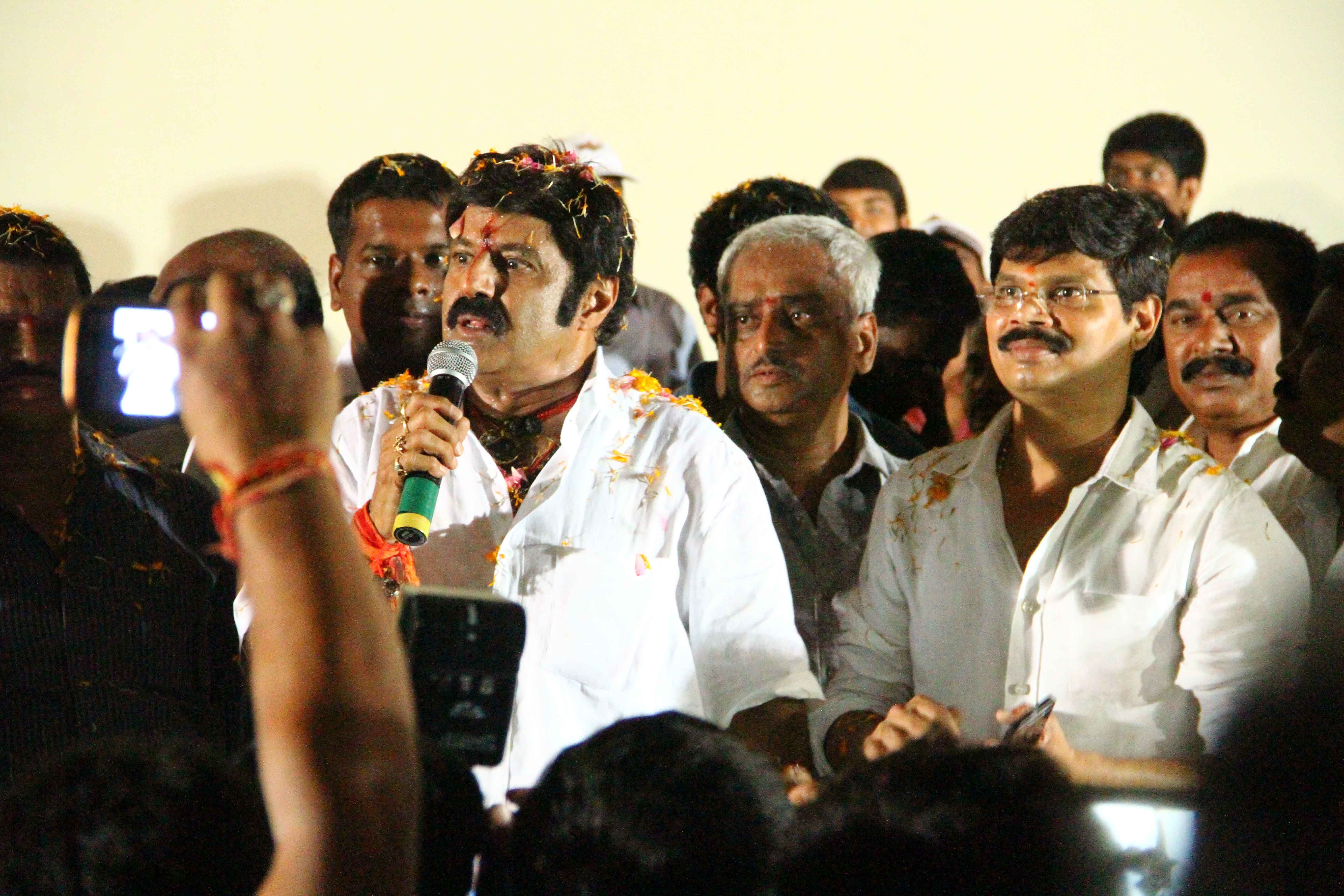 Legend Movie Success Tour Pictures