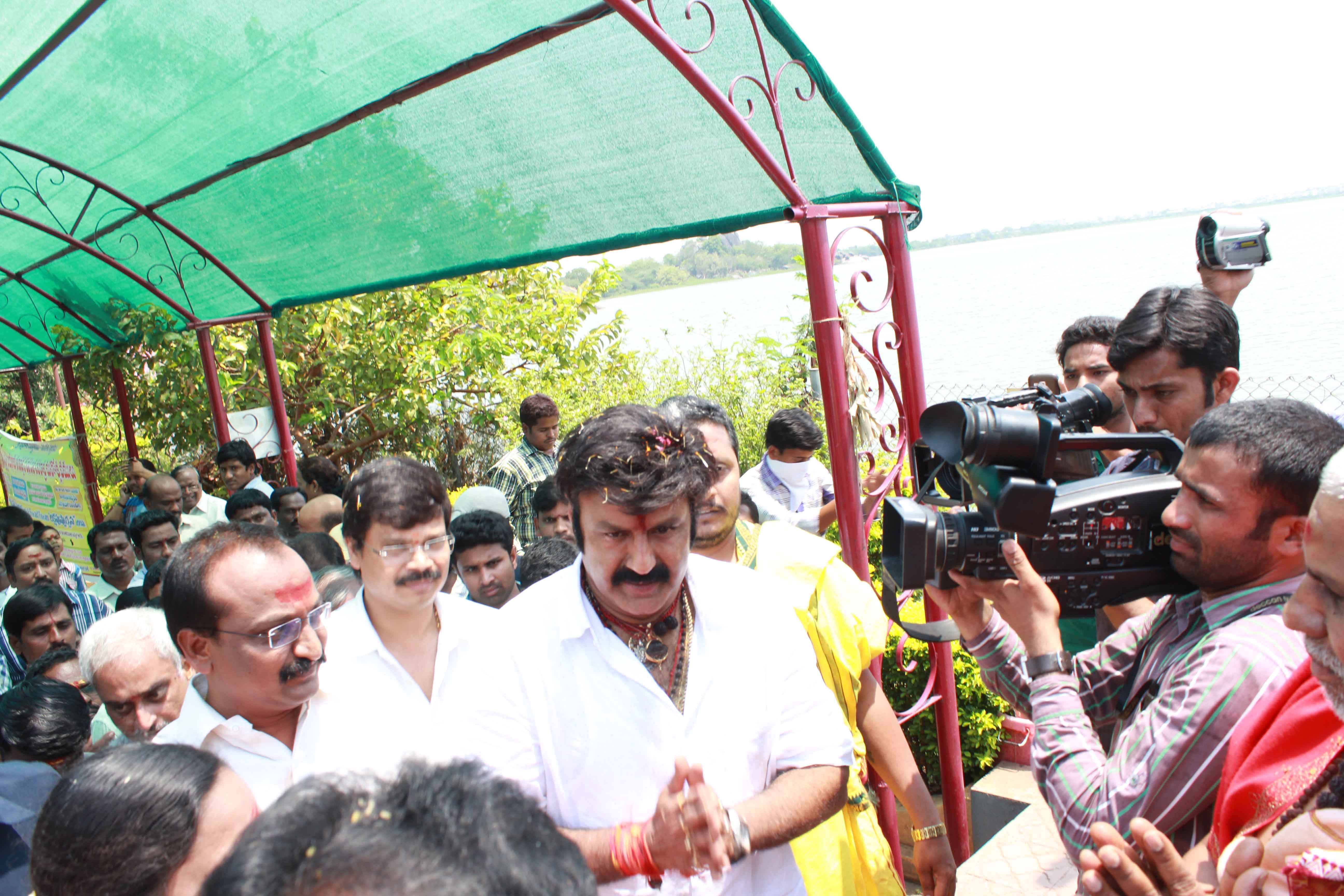 Legend Movie Success Tour Pictures
