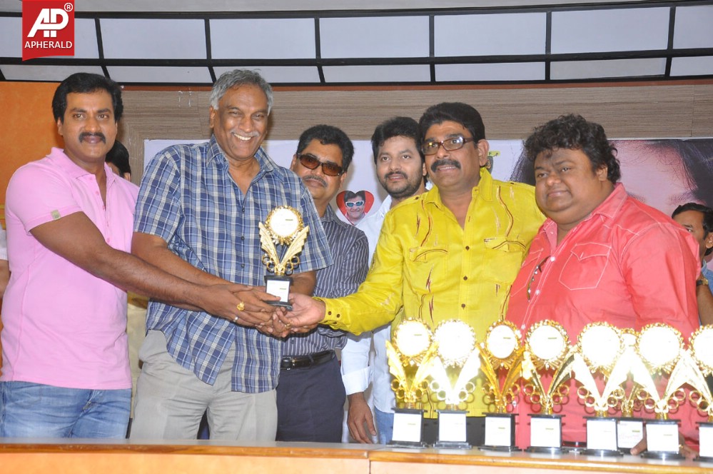 Love dot com platinam disk